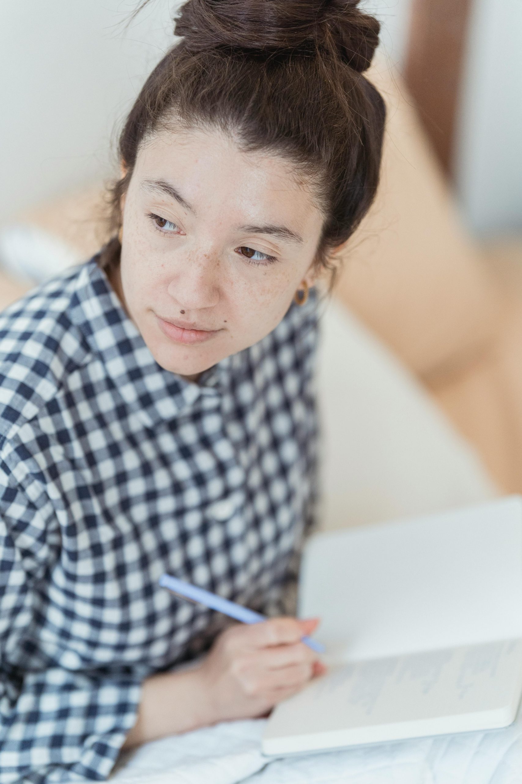 Woman planning goals for the new year